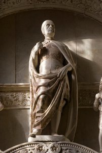 Detail hrobky Pietra Mocenigo, dóže z benátského mramoru